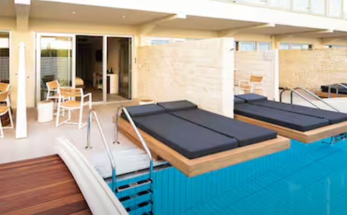 5* Swim Up Insula Alba