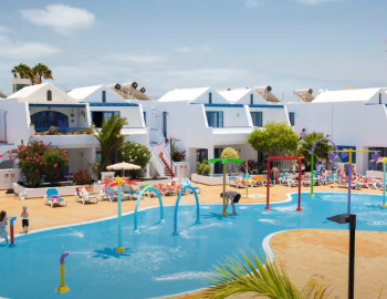 Lanzarote cinco plaza holiday deal