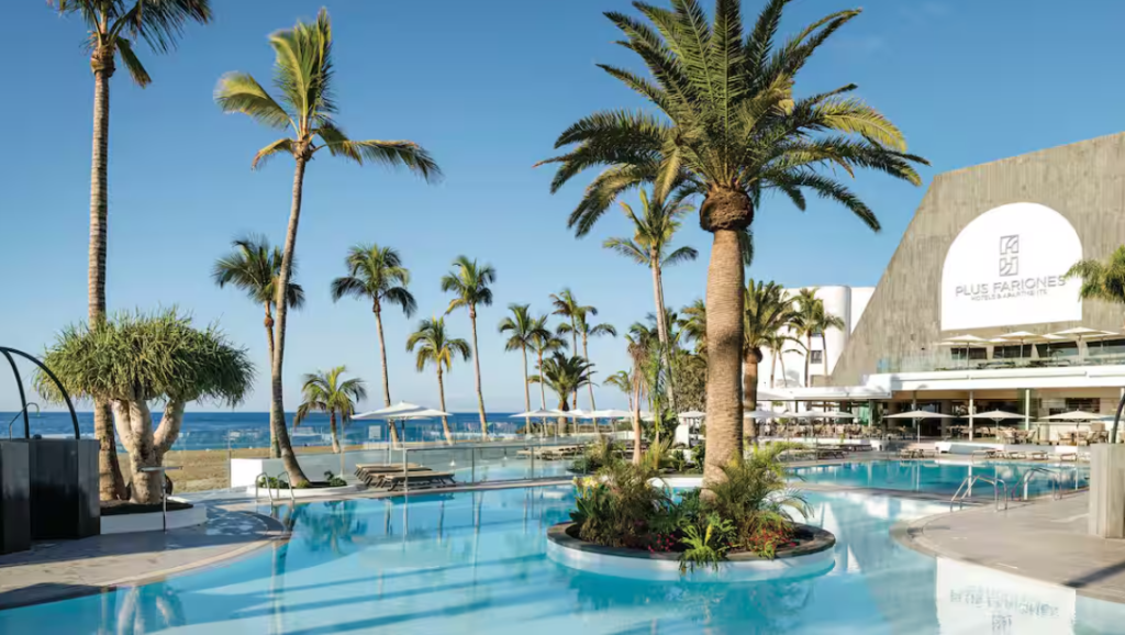 plus fariones suite hotel