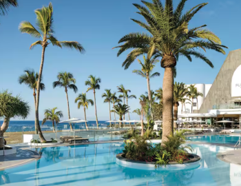 plus fariones suite hotel