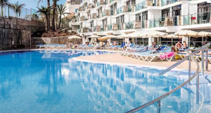 Revoli Playa Apartments
